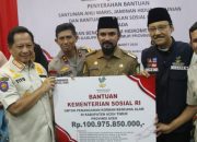 Wagub Aceh Bersama Mendagri dan Mensos Serahkan Bantuan untuk Korban Bencana Aceh Timur