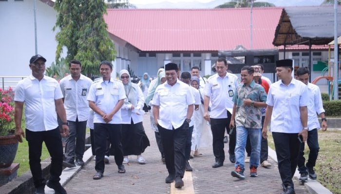 Bupati Aceh Besar Kunjungi Sekolah Rakyat Darussa’adah di Darul Imarah