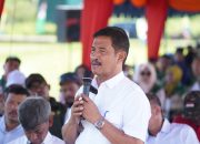 Wabup Aceh Besar dan Pejabat Kementan Tanam Padi Serempak di Gampong Barueh Kota Jantho