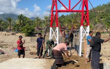TNI Bangun Jembatan Gantung di Kampung Reje Payung, Satgas PRR Beri Apresiasi
