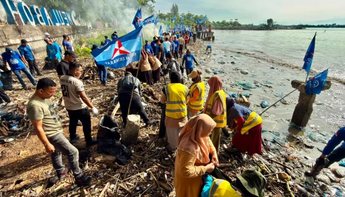 Gerakan ASRI Bersama Partai Demokrat, Bupati Tarmizi Ajak Warga Hentikan Buang Sampah Sembarangan