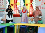 Ketua Pokja Bunda PAUD Aceh Besar Beri Semangat Siswa di Sukamakmur