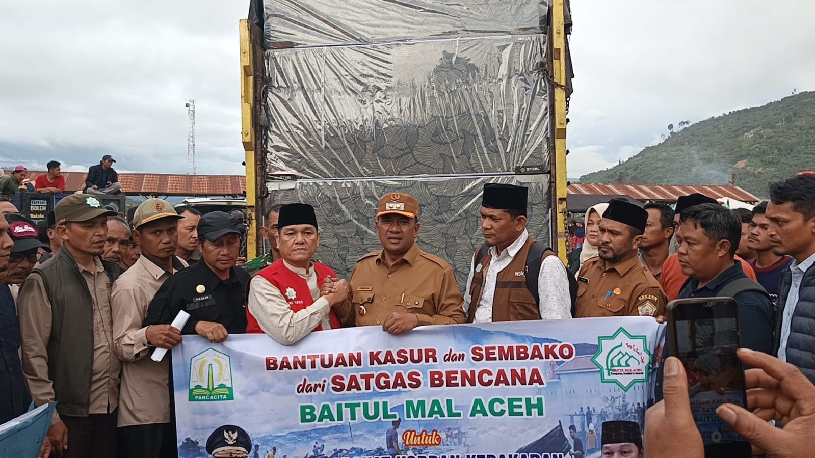 BMA Salurkan Bantuan Rp359,9 Juta untuk 96 KK Korban Kebakaran di Jagong Jeget