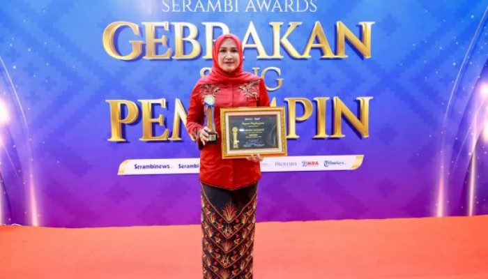 Aktif di Masa Bencana, Kak Na Terima Awards Srikandi Pemulihan Aceh