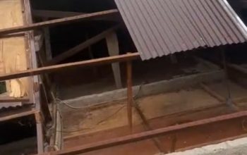 Angin Kencang Rusak Atap Rumah Warga di Gampong Gurah, Aceh Besar