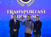 Jadi Role Model Nasional Layanan Transportasi Publik Gratis, Mualem Raih Transportasi Indonesia Award 2026