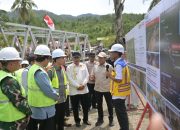 Didampingi Wagub Aceh, Wapres Tinjau Jembatan Lumut dan Jembatan Kendawi
