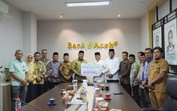 PT Bank Aceh Syariah Serahkan Zakat Perusahaan Rp2,74 Miliar kepada Baitul Mal Aceh